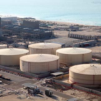 Large capacity storage tanks in the gulf coast